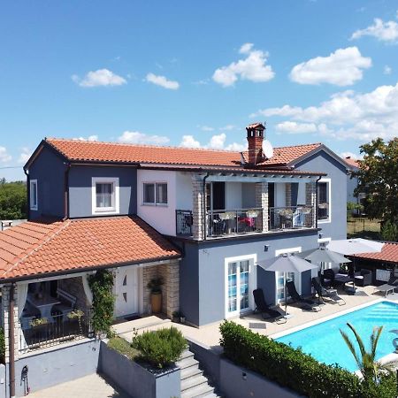 Lavanda House With Apartments Бує Екстер'єр фото