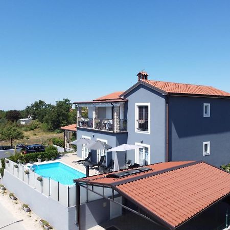 Lavanda House With Apartments Бує Екстер'єр фото
