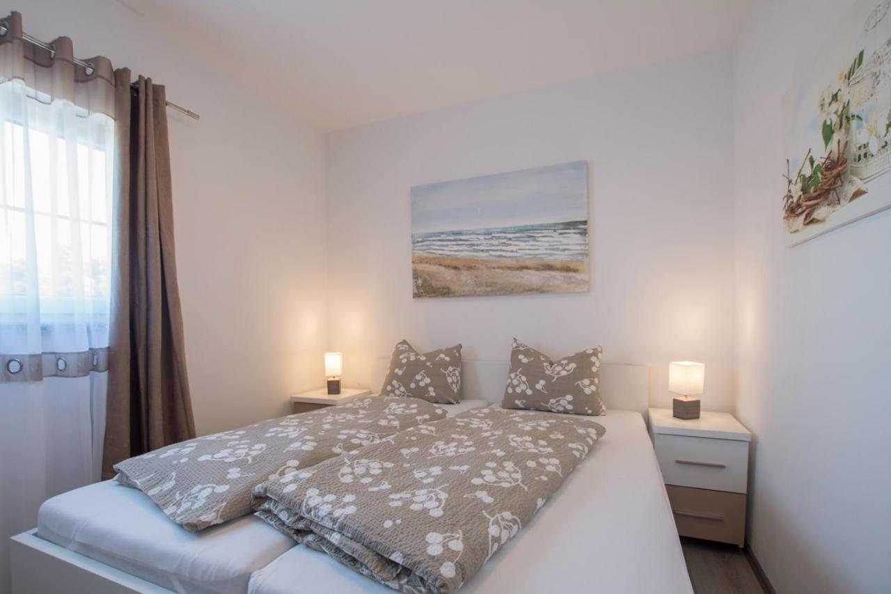 Lavanda House With Apartments Бує Екстер'єр фото