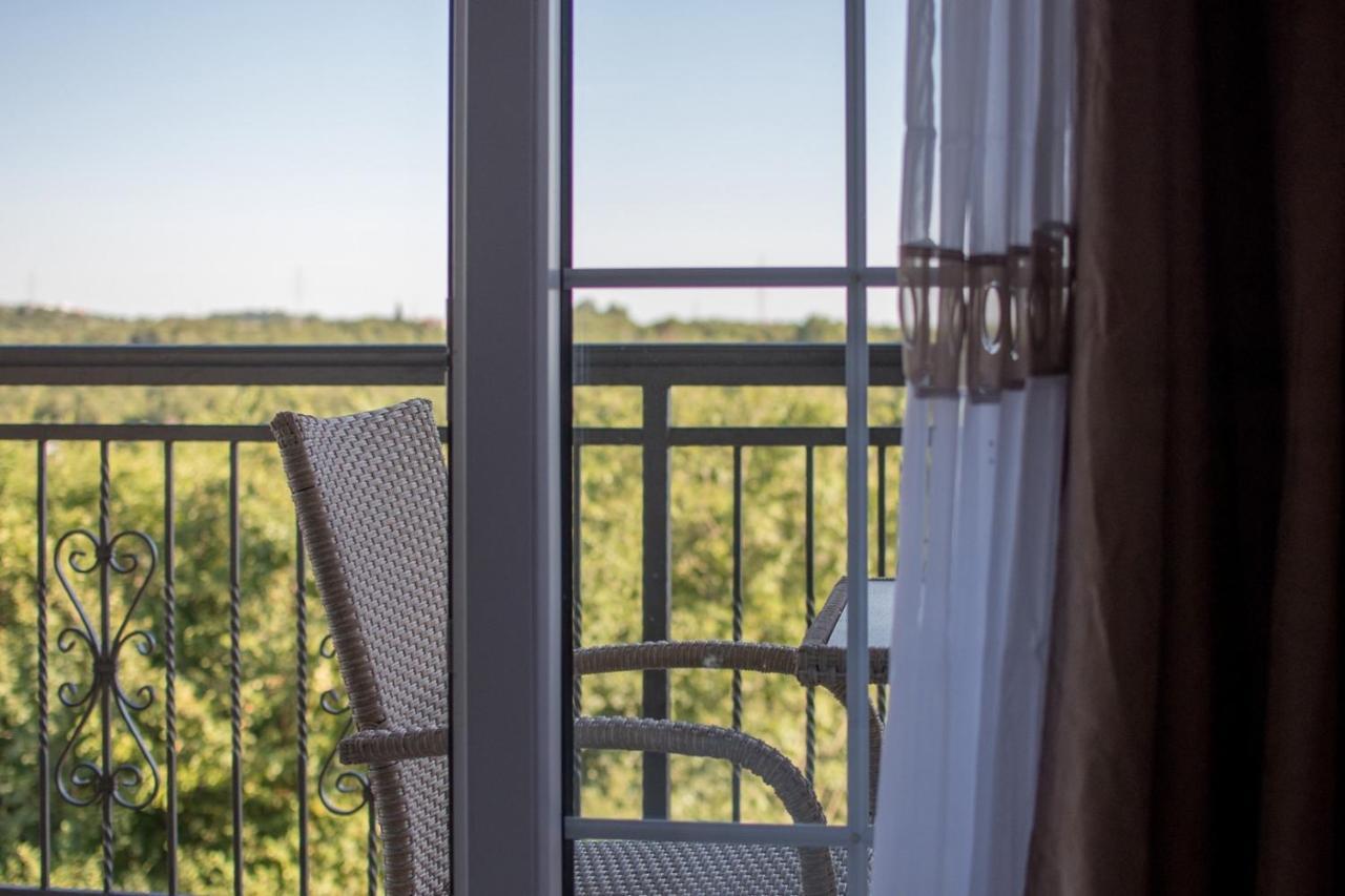 Lavanda House With Apartments Бує Екстер'єр фото