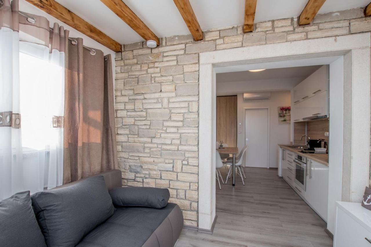 Lavanda House With Apartments Бує Екстер'єр фото