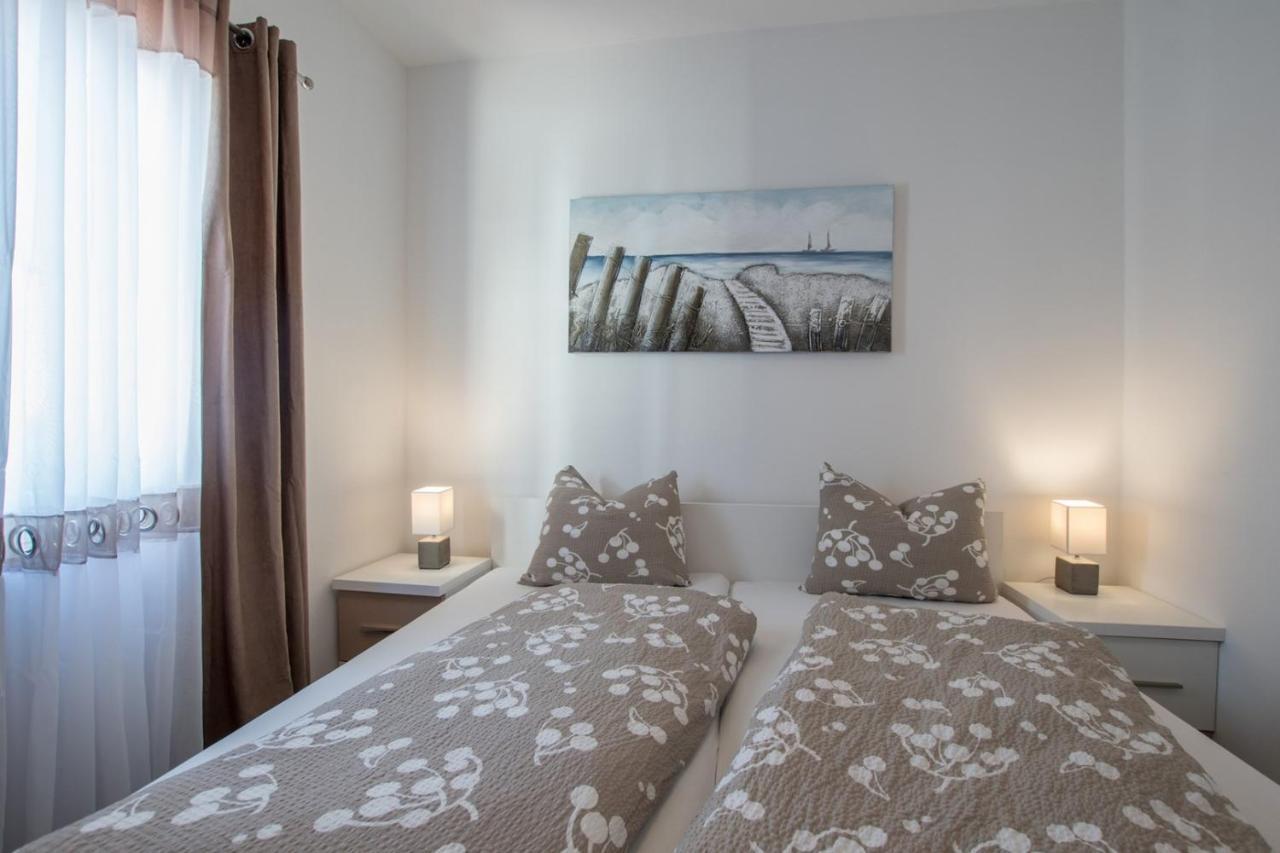 Lavanda House With Apartments Бує Екстер'єр фото