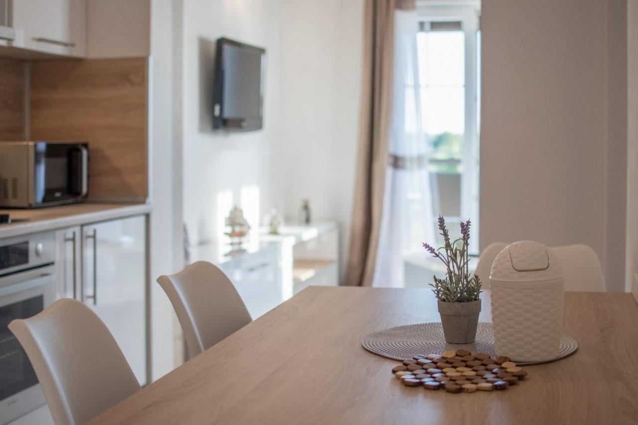 Lavanda House With Apartments Бує Екстер'єр фото